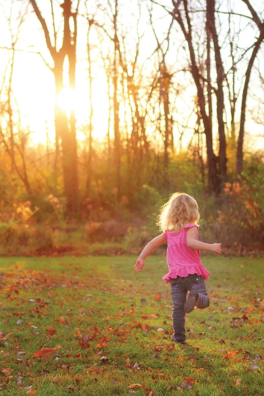 girl-gd5a85d301_1280